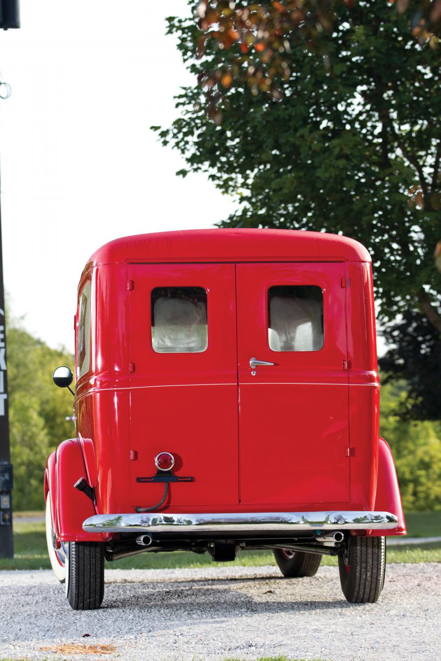 Ford Half-Ton Panel Truck 1937 года  (фото 2 из 21)